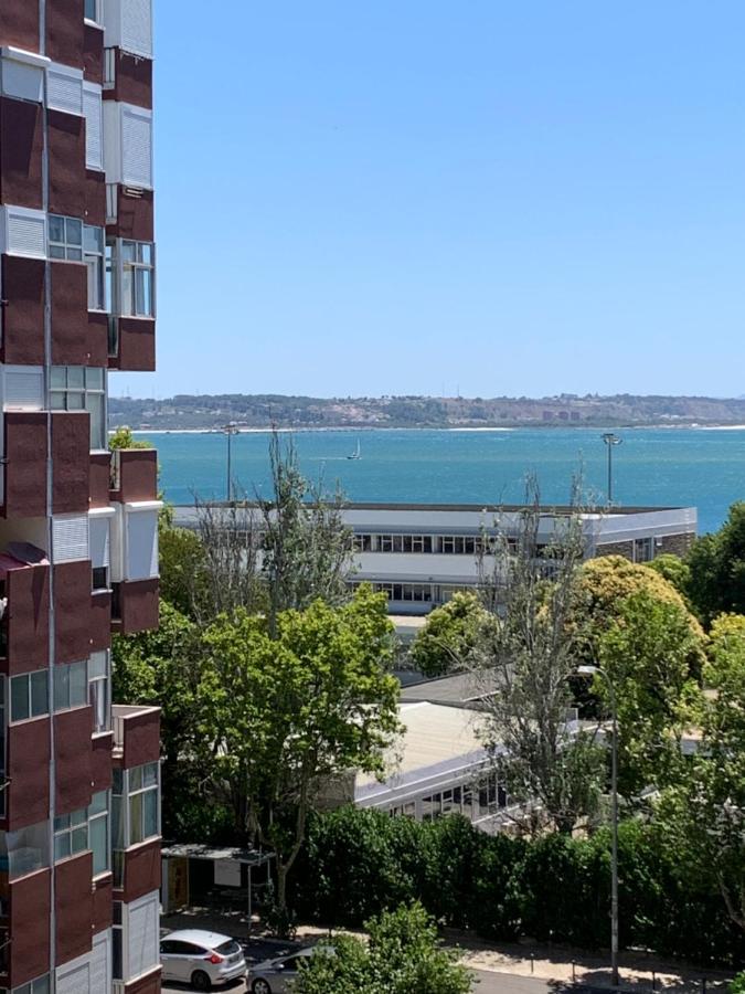 The Apartment Near The Beach In Oeiras Paço de Arcos Εξωτερικό φωτογραφία