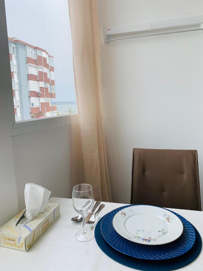 The Apartment Near The Beach In Oeiras Paço de Arcos Εξωτερικό φωτογραφία
